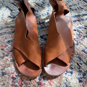 Officine Creative Tan Leather Sandals